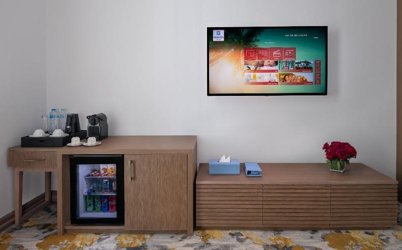 Crystal Inn Hotel - Alamein (Adults Only) El Alamein Exteriör bild A television in a hotel room